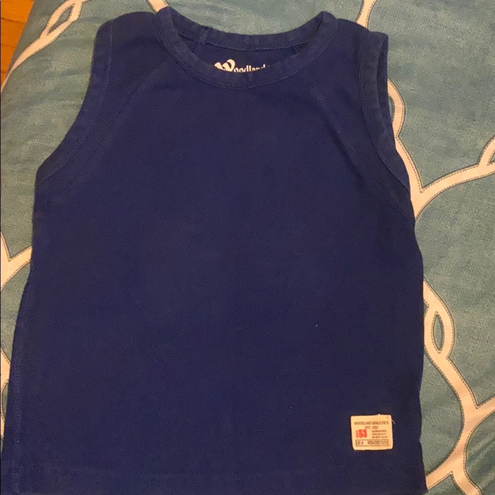 Sleeveless t-shirt